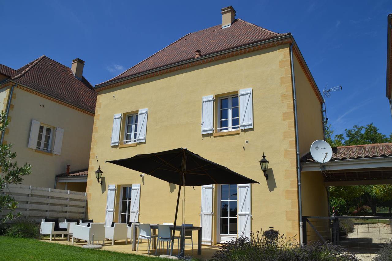 Chateau Les Merles Et Ses Villas Mouleydier Екстериор снимка