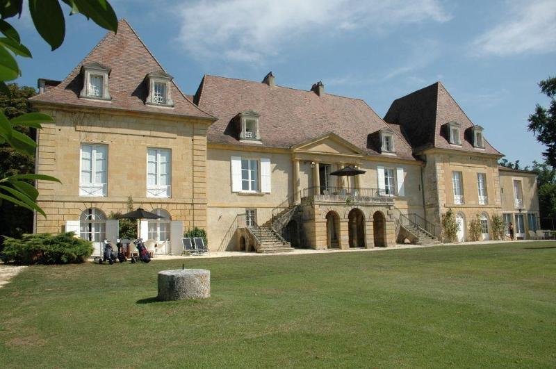 Chateau Les Merles Et Ses Villas Mouleydier Екстериор снимка