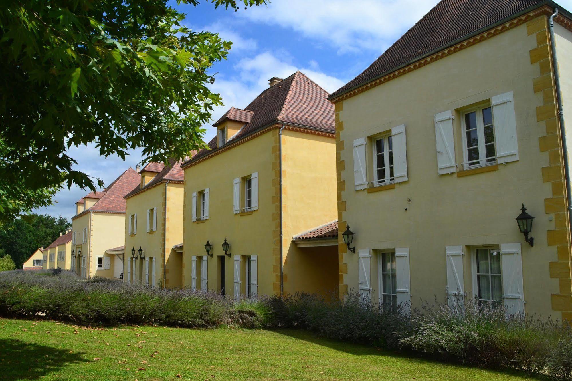 Chateau Les Merles Et Ses Villas Mouleydier Екстериор снимка