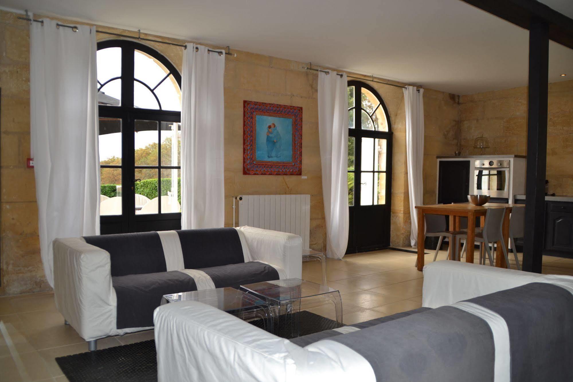 Chateau Les Merles Et Ses Villas Mouleydier Екстериор снимка